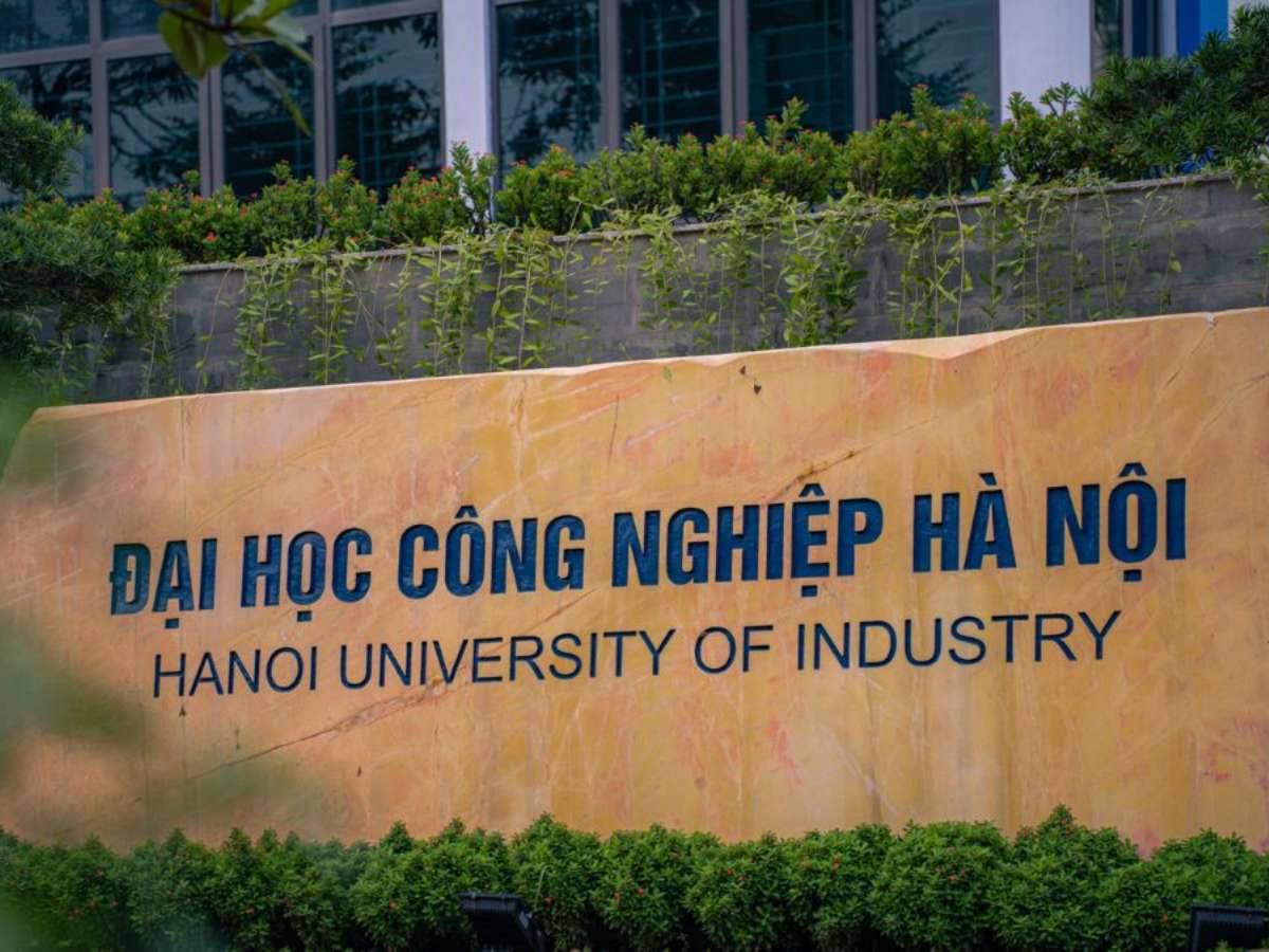 [vnexpress] Nhiều đại học đưa sinh viên ra ngoài nội thành Hà Nội