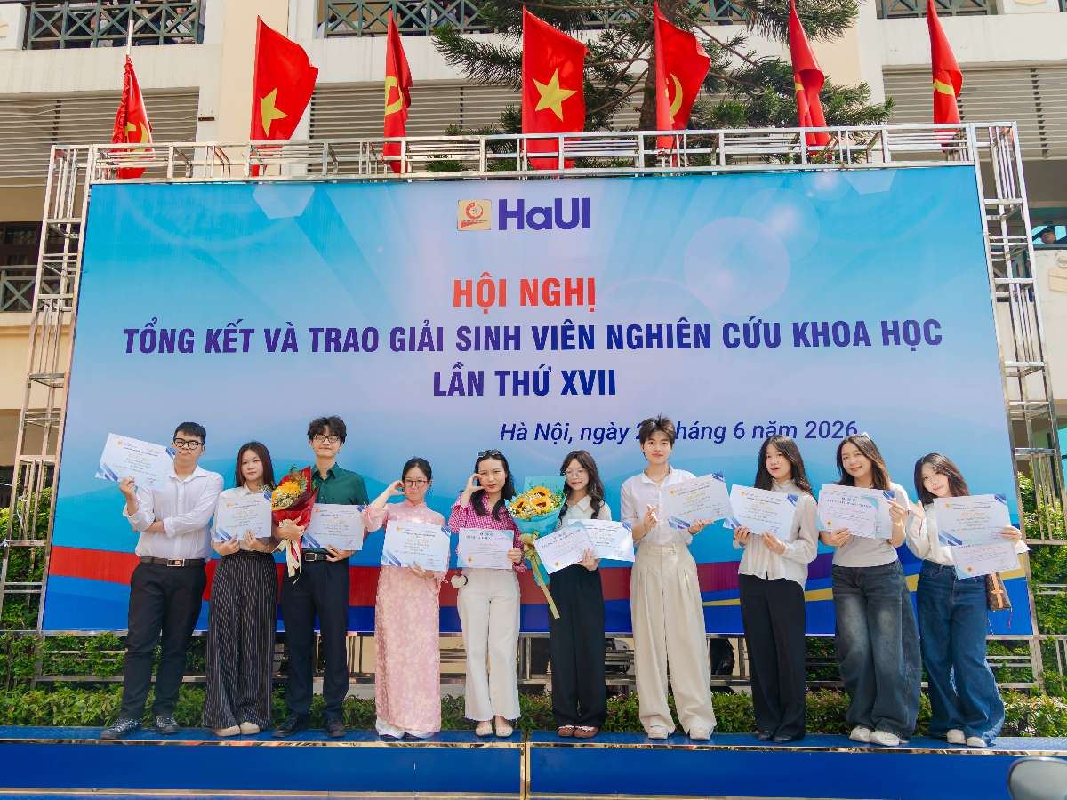 Sinh viên hệ EMI và hành trình đáng nhớ đến với giải Nhất Nghiên cứu khoa học