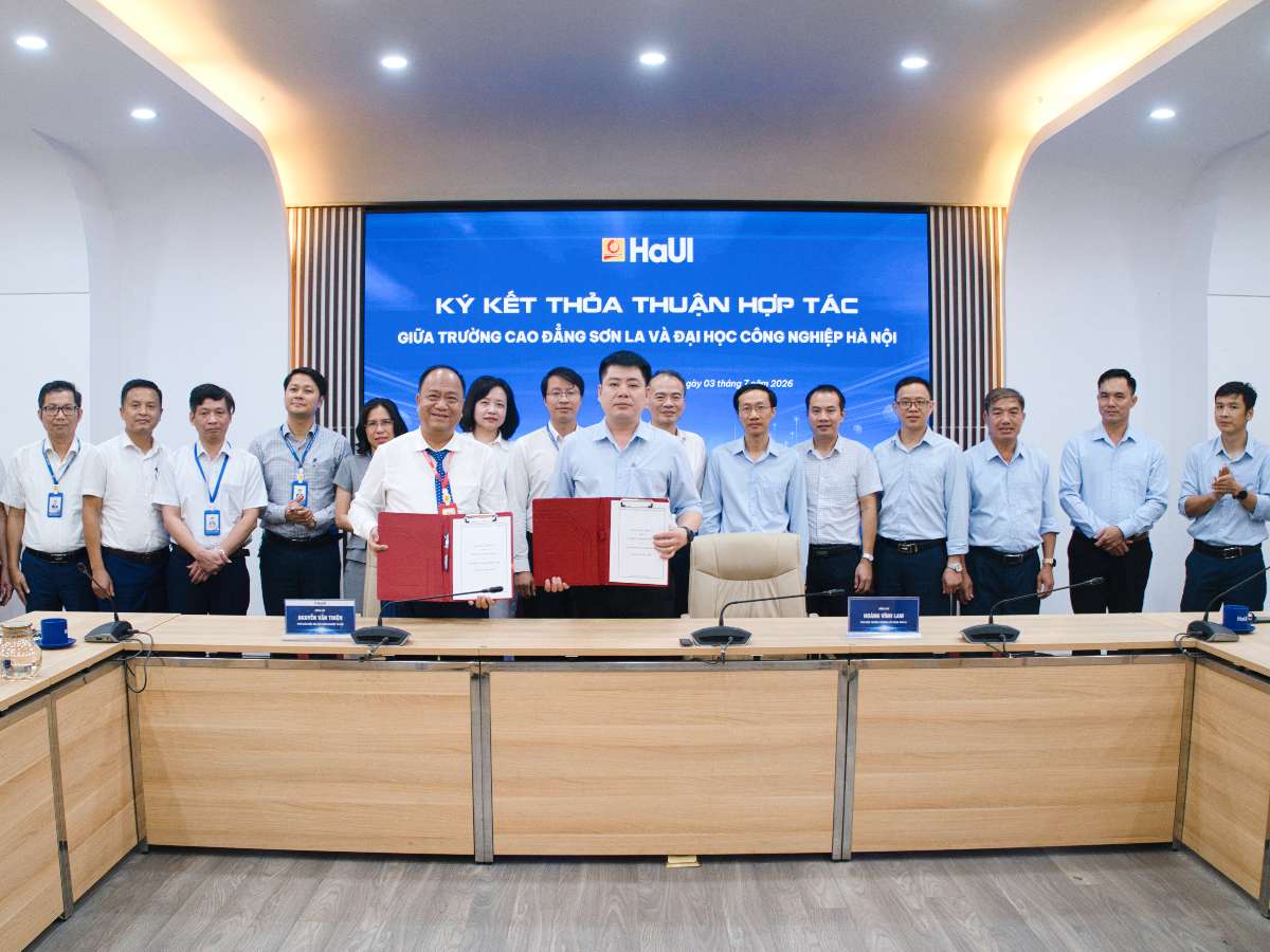 Chiến lược mở rộng hợp tác vùng: Đại học Công nghiệp Hà Nội ký kết thỏa thuận toàn diện với Trường Cao đẳng Sơn La