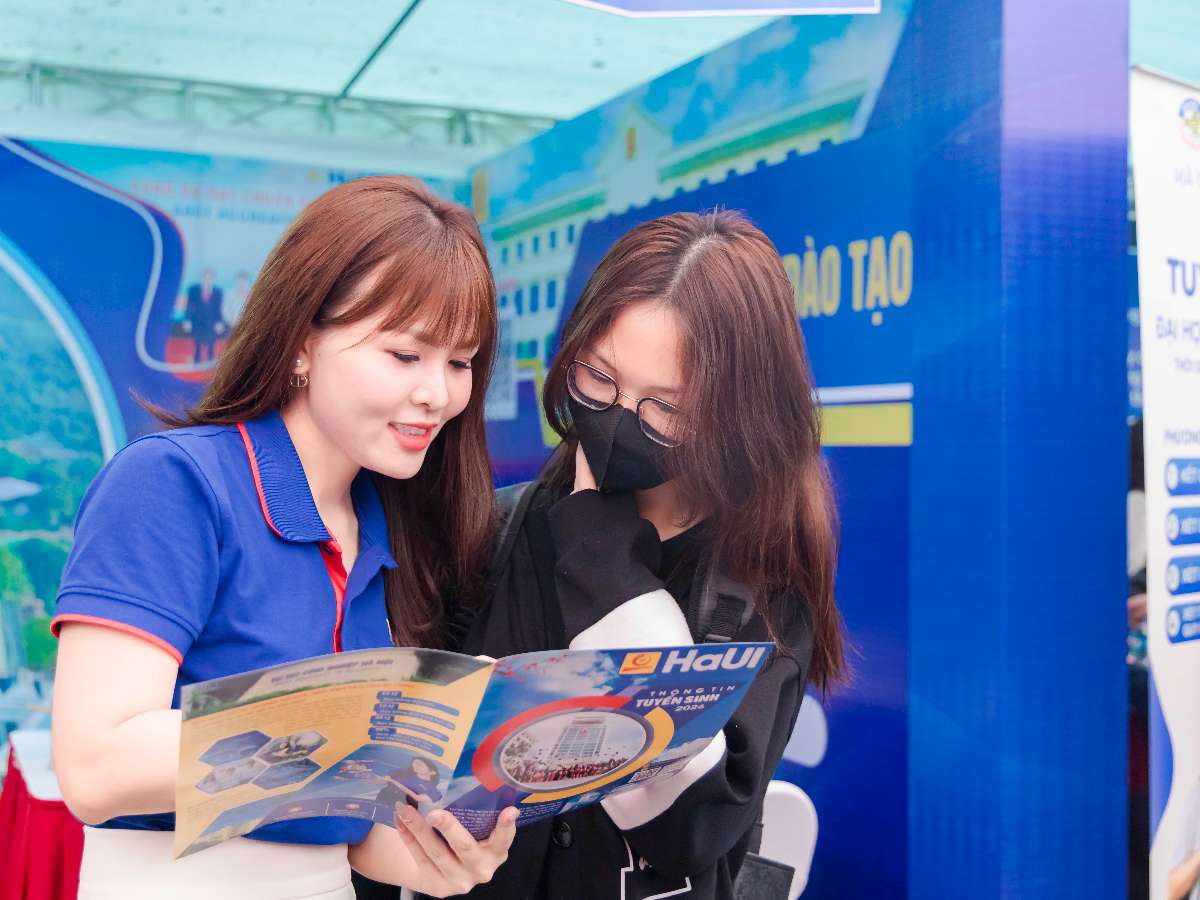 [tuoitre] Chi tiết điểm sàn của hơn 200 trường đại học: Cao nhất 25 điểm, thấp nhất 15 điểm