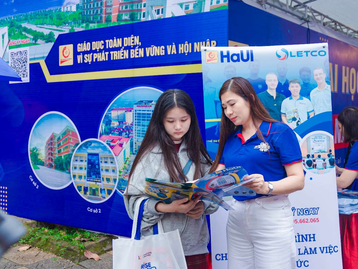 [baoquangninh] 102 trường đại học công bố điểm sàn năm 2026, dao động từ 15 đến 25 điểm