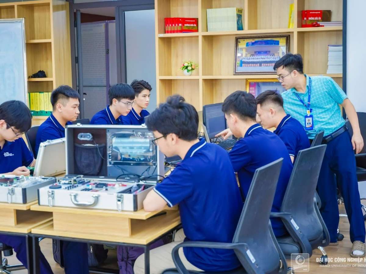 [hanoimoi] Chọn ngành theo "cơn sốt" hay theo chính mình?