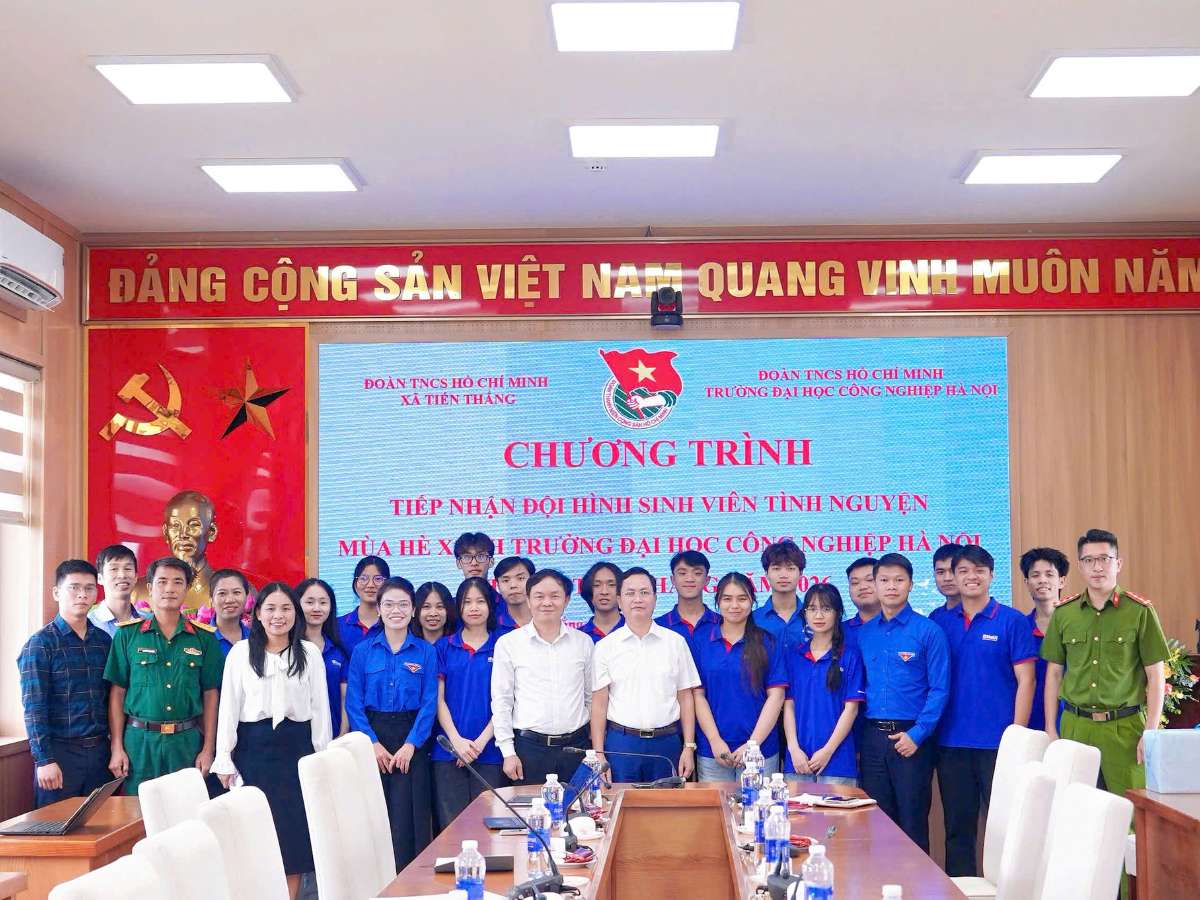 [hanoimoi] Xã Tiến Thắng tặng sổ tiết kiệm “Tình nghĩa” tri ân gia đình chính sách, người có công