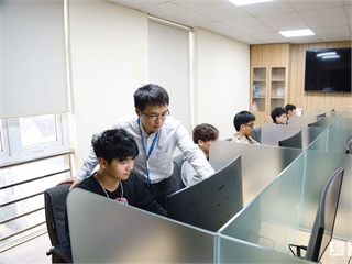 Hội nhập quốc tế với 15 chương trình đào tạo bằng Tiếng Anh tại Đại học Công nghiệp Hà Nội.