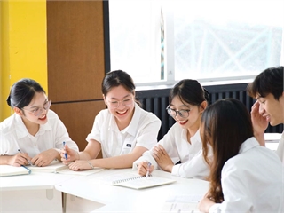 9 advantages of studying in an English-Medium programme at HaUI