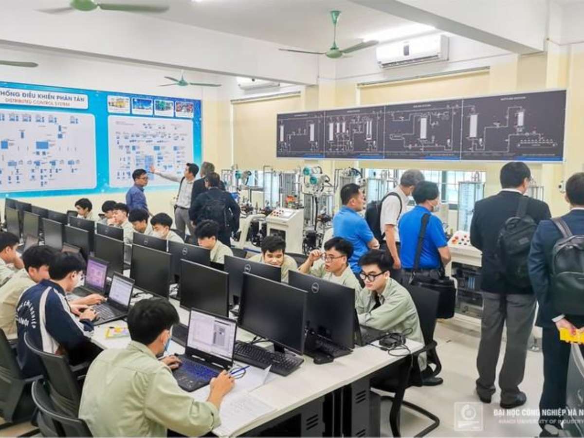 Điểm chuẩn ngành Logistics và Kỹ thuật sản xuất thông minh tại HaUI tăng
