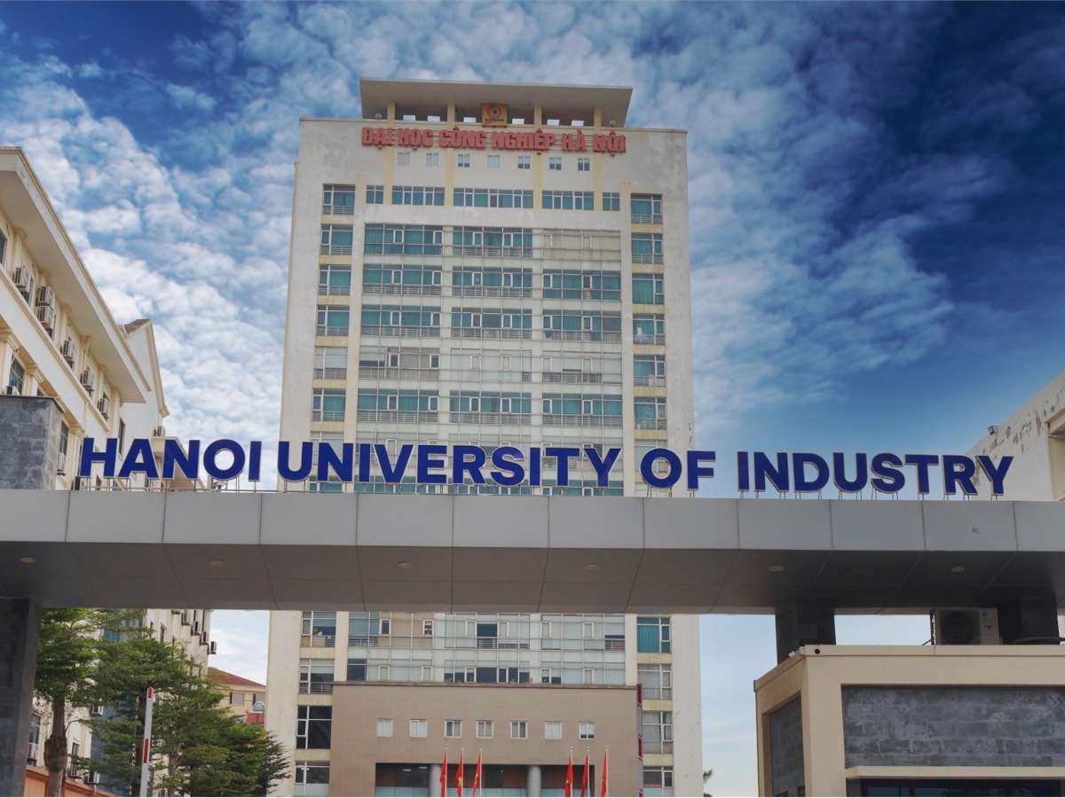[tapchicongthuong] Điểm chuẩn Đại học Công nghiệp Hà Nội năm 2026 cao nhất 27,39 điểm