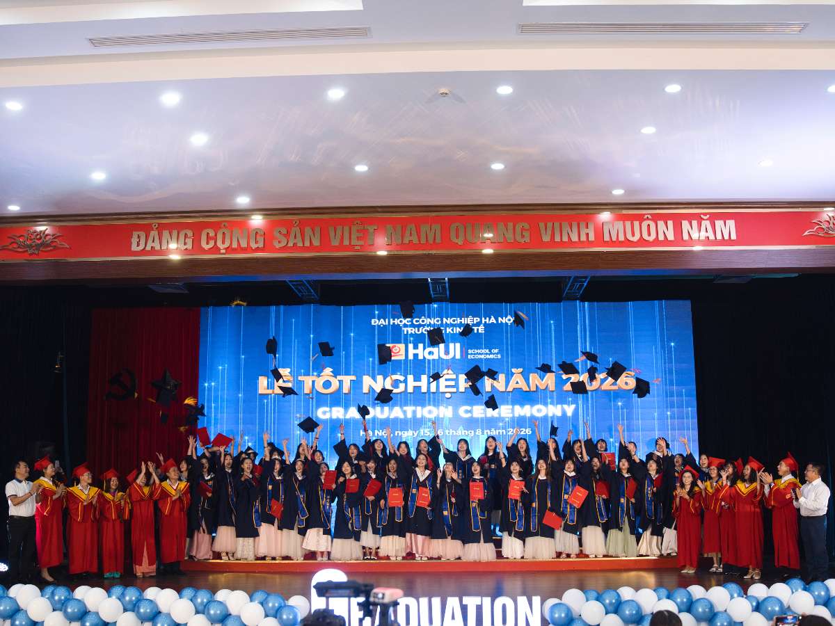 Đi xa bằng bản lĩnh, đi đúng hướng bằng sự tử tế - dấu ấn tốt nghiệp Trường Kinh tế, HaUI