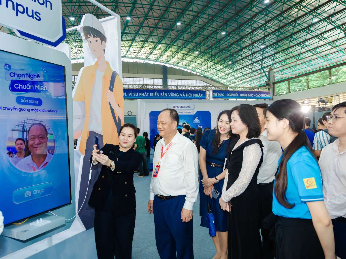 SIC Tech Day tại HaUI: Trải nghiệm công nghệ, mở rộng cơ hội tương lai