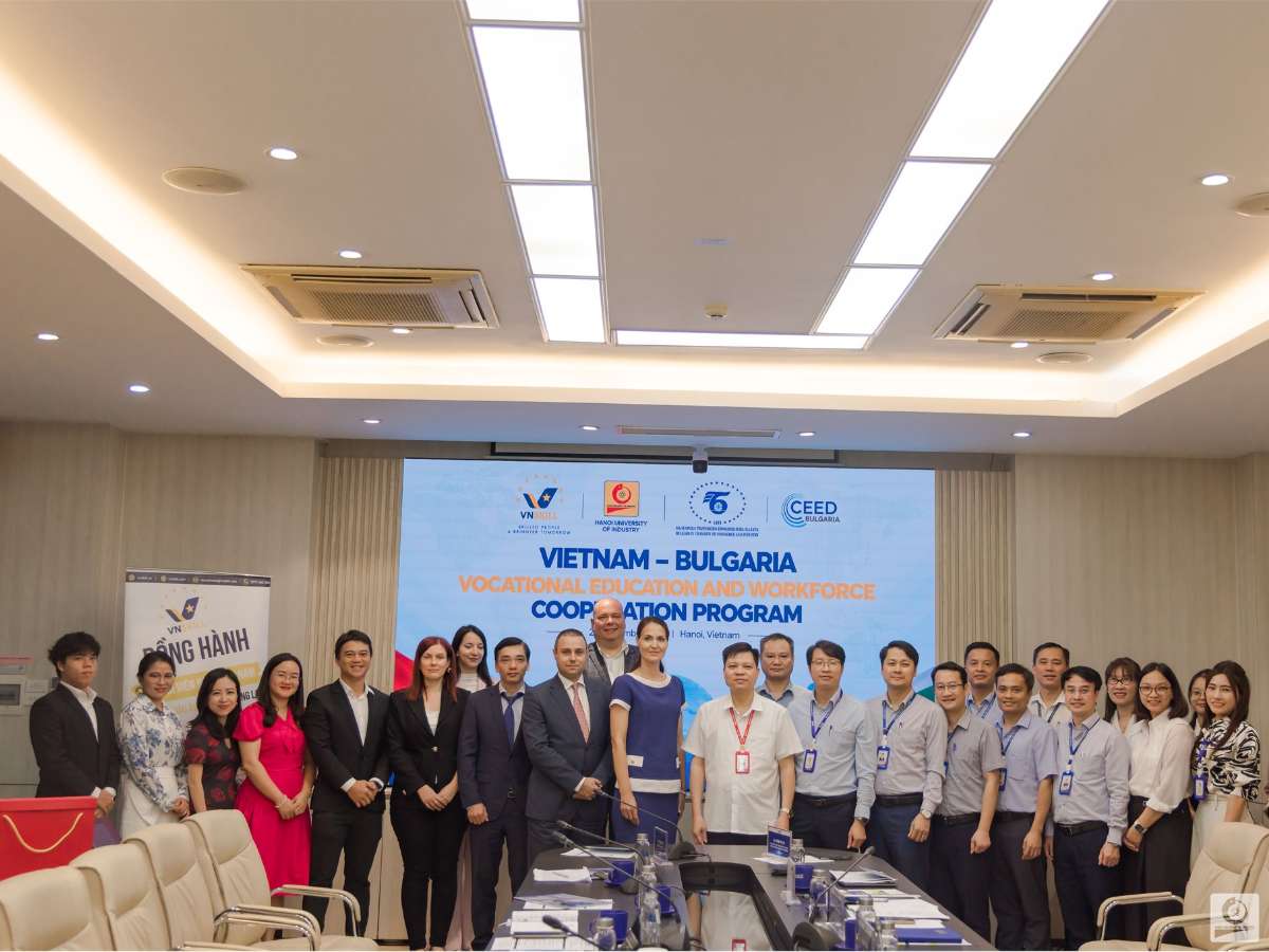 HaUI expands cooperation opportunities with Bulgarian partners