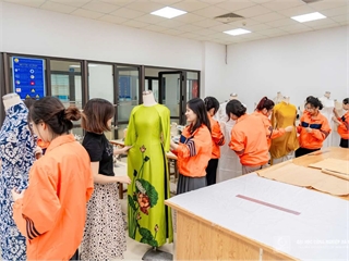 Tọa đàm “Định hướng nghề nghiệp cho sinh viên K21 khoa CNM&TKTT: Vững bước tương lai 2026”