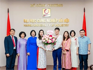 Rạng rỡ không khí ngày 20/10 tại Đại học Công nghiệp Hà Nội