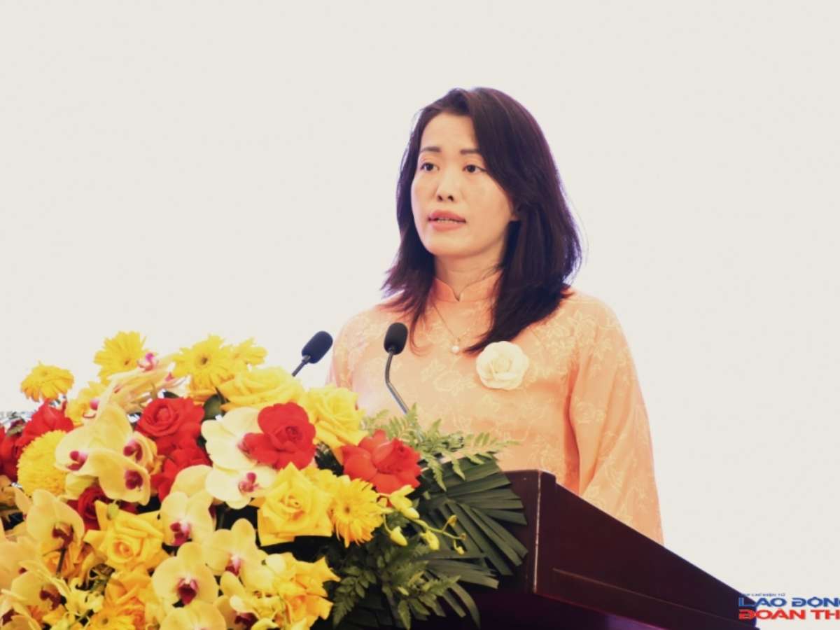 [laodongdoanthe] Công đoàn Công Thương Việt Nam: Vun đắp điểm tựa gia đình, nâng tầm vị thế nữ lao động