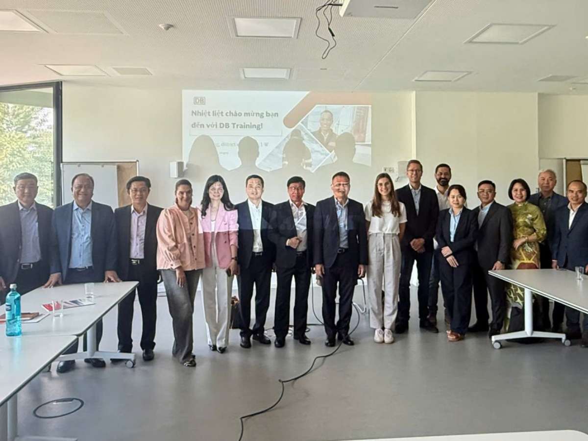 [nxbcongthuong] Đoàn công tác Bộ Công Thương làm việc tại Trung tâm Đào tạo cán bộ quản lý đường sắt Cộng hòa Liên bang Đức
