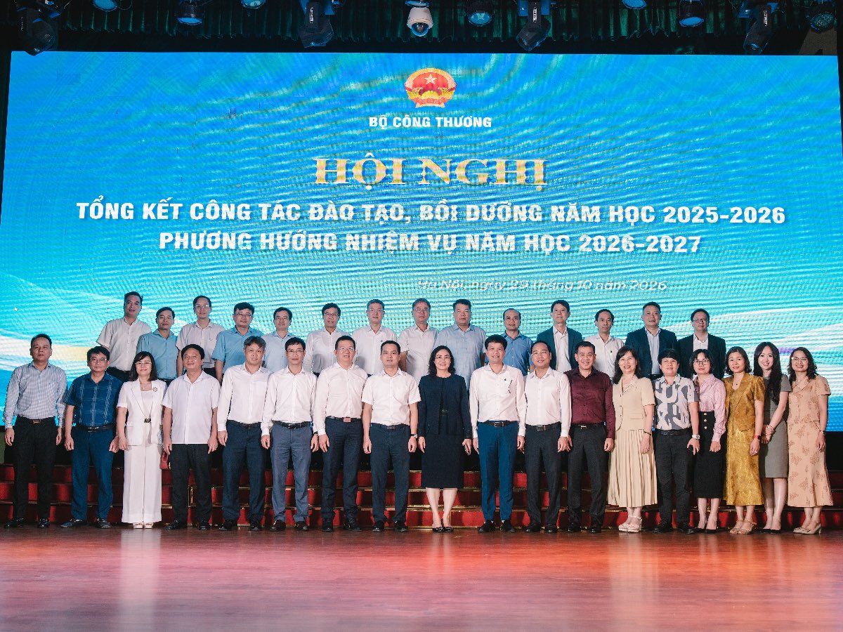 Hội nghị Tổng kết công tác đào tạo, bồi dưỡng của Bộ Công Thương năm 2026: HaUI vinh dự nhận Cờ thi đua và nhiều danh hiệu khen thưởng