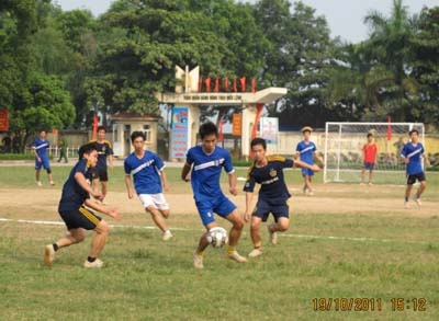 Chung kết và bế mạc giải Bóng đá, bóng bàn, cầu lông năm 2011