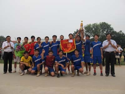 Chung kết và bế mạc giải Bóng đá, bóng bàn, cầu lông năm 2011
