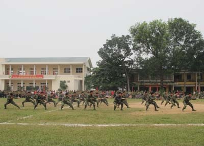 Chung kết và bế mạc giải Bóng đá, bóng bàn, cầu lông năm 2011