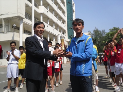 Đội tuyển bóng chuyền trường Đại học Công nghiệp Hà Nội tham dự giải Cup bóng chuyền Đại học Giao thông vận tải