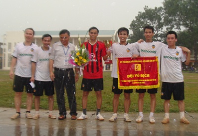 Chung kết và bế mạc giải bóng đá cán bộ viên chức năm 2010