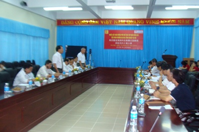 Đoàn cán bộ cao cấp Tập đoàn Hồng Hải-Đài Loan đến thăm và làm việc với trường