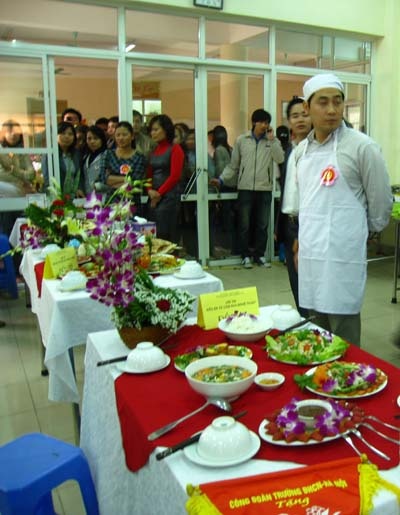 Tổ chức Hội thi “ Nấu ăn và cắm hoa nghệ thuật