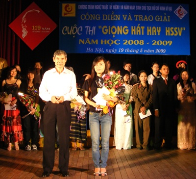 Công diễn và trao giải cuộc thi “Giọng hát hay HSSV” năm học 2008-2009