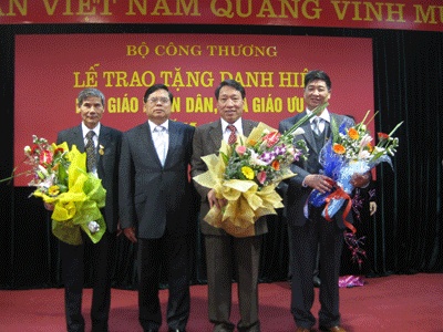 Lễ trao tặng danh hiệu Nhà giáo Nhân dân, Nhà giáo ưu tú thuộc Bộ Công thương năm 2008