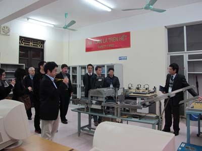 Đoàn giáo viên tỉnh Fukushima - Nhật Bản đến thăm trường