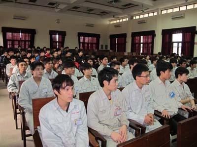 “Hội thảo tư vấn nghề” cho sinh viên Trung tâm Việt Nhật