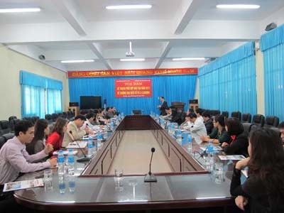 Đoàn cán bộ, giáo viên trường Trường TH Kinh tế - Kỹ thuật Tuyên Quang đến thăm trường