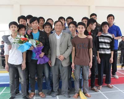 Chung kết và trao giải cuộc thi Robot cấp trường năm 2012