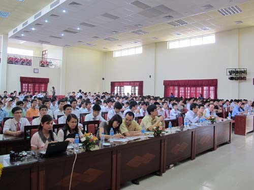 Công ty DENSO Việt Nam tổ chức trao học bổng cho sinh viên xuất sắc