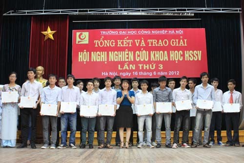Tổng kết và trao giải sinh viên NCKH lần thứ 3