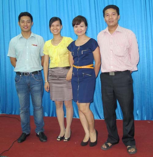Gặp mặt đoàn cán bộ, giáo viên, học sinh tham dự Hội thi Giáo viên dạy giỏi TCCN toàn quốc năm 2012