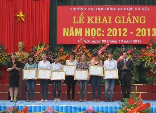 Hanoi University of Industry (HaUI) held the Opening Ceremony of the new academic year 2012 - 2013
