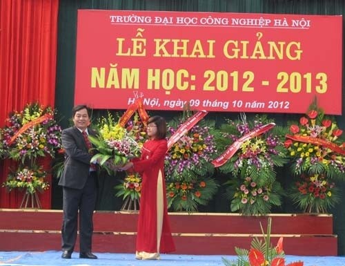 Hanoi University of Industry (HaUI) held the Opening Ceremony of the new academic year 2012 - 2013