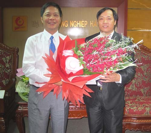 Trao quyết định bổ nhiệm Phó Hiệu trưởng trường Đại học Công nghiệp Hà Nội