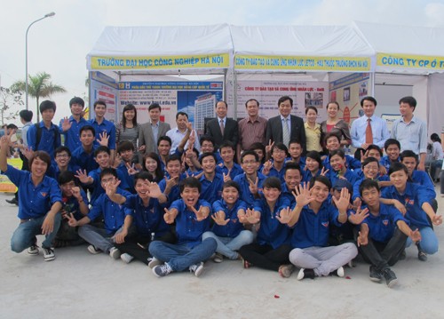 Tổ chức “Ngày hội việc làm” tỉnh Hà Nam lần thứ I năm 2012