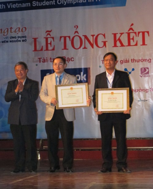 Bế mạc cuộc thi OLP’12 và kỳ thi Lập trình sinh viên quốc tế ACM/ICPC Việt Nam 2012