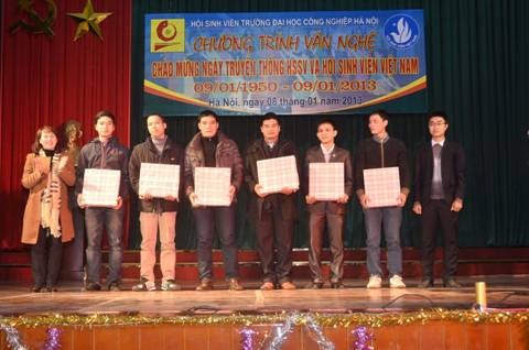 Hội sinh viên trường tổ chức kỷ niệm ngày truyền thống HSSV và Hội Sinh viên Việt Nam