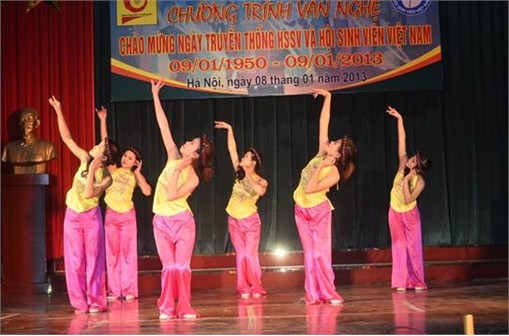 Hội sinh viên trường tổ chức kỷ niệm ngày truyền thống HSSV và Hội Sinh viên Việt Nam