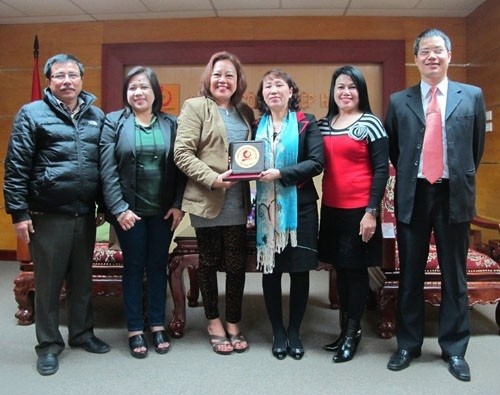 Bantagas University (Philippin) delegation visited and worked with Hanoi University of Industry