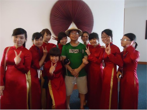 Sinh viên các lớp Khóa 5 học môn Tổ chức sự kiện tại Sơn Nam PlazaHưng Yên