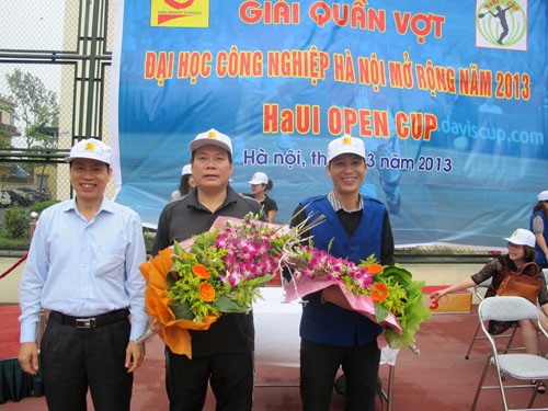 Khai mạc và thi đấu giải quần vợt Đại học Công nghiệp Hà Nội mở rộng năm 2013