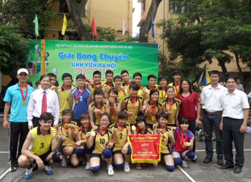 Đội tuyển bóng chuyền nữ nhà trường lần thứ 2 đăng quang ngôi vô địch