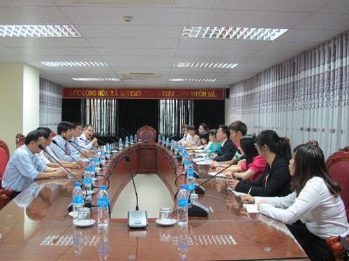 Đoàn cán bộ trường ĐHSP Quảng Tây sang thăm và làm việc với trường