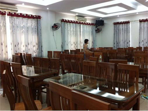 Phục vụ ăn ở trong kỳ thi tuyển sinh đại học 2013 tại Trung tâm Dịch vụ-Ký túc xá-Nhà ăn