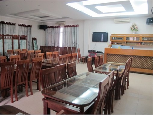 Phục vụ ăn ở trong kỳ thi tuyển sinh đại học 2013 tại Trung tâm Dịch vụ-Ký túc xá-Nhà ăn