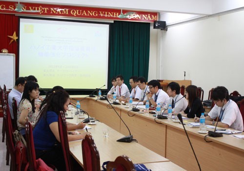 Hokuriku Kosen, Japan delegation visited and worked with Hanoi University of Industry